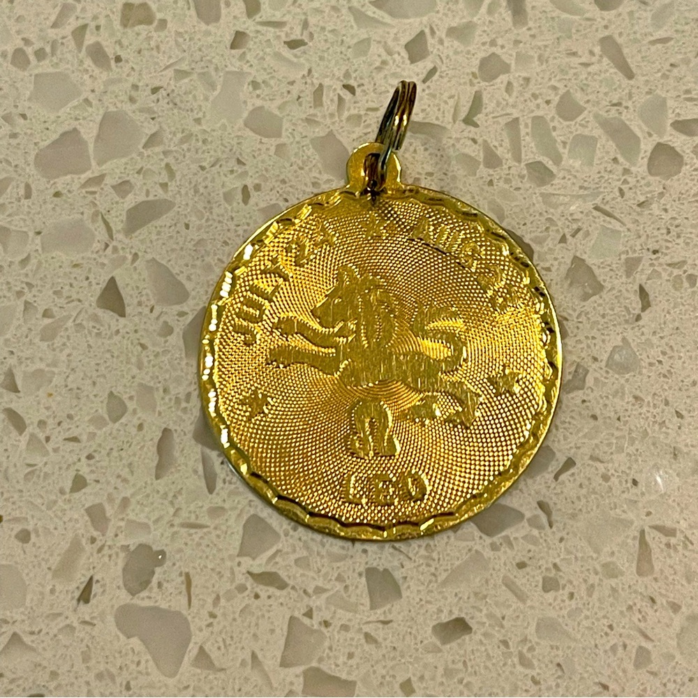 14K Gold Horoscope “LEO” pendant 🇺🇸40